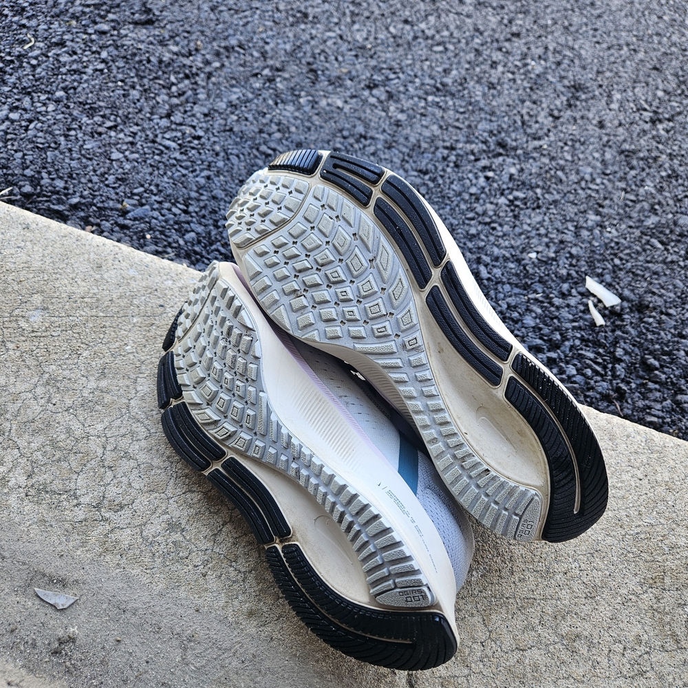 Nike Multicolor Running Shoes - Picture 7 of 7